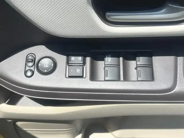 ホンダ Ｎ ＢＯＸ G EX ホンダセンシング 島根県 2018(平30)年 5.4万km プレミアムイエローパールⅡ ワンオーナー/純正SDナビ/フルセグテレビ/Bluetooth/CD/DVD再生/バックカメラ/ETC/前方ドライブレコーダー/パワースライドドア/衝突被害軽減システム/レーンキープアシスト/横滑り防止装置/後方コーナーセンサー/純正LEDオートヘッドライト/純正１４インチ・モデューロアルミホイール/スタッドレスタイヤ＆純正スチールホイール4本積込み/アレルクリーンプラスシート（抗菌シート）/スマートキー（リモコンキー専用２トーンカラー）/プッシュスタート/純正フロアマット