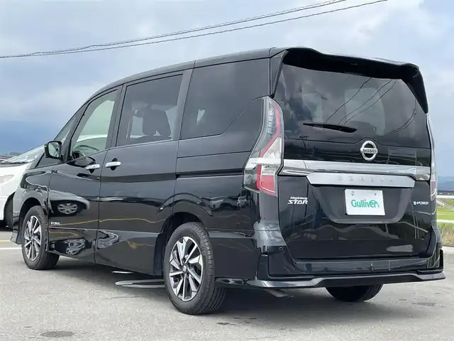 日産 セレナ e－パワー ハイウェイスター V 佐賀県 2022(令4)年 3.5万km ダイヤモンドブラック 純正9インチSDナビゲーション/・フルセグTV/CD/DVD/SD/Bluetooth/フリップダウンモニター/アラウンドビューモニター/前方ドライブレコーダー/ビルトインETC/デジタルインナーミラー/両側パワースライドドア/電子パーキングブレーキ/・AUTO HOLD機能/後席エアコン/キャプテンシート/後席サンシェード/ISOFIX対応/革巻きステアリング/ステアリングリモコン/純正16インチアルミホイール/純正LEDヘッドライト/純正LEDフォグランプ/純正フロアマット/新車保証書/取扱説明書/スペアキー１本/360°セーフティアシスト/・インテリジェントクルーズコントロール/・レーンディパーチャーワーニング/・ブラインドスポットインフォメーション/・エマージェンシーブレーキ/・標識表示機能/・クリアランスソナー/・ふらつき警報