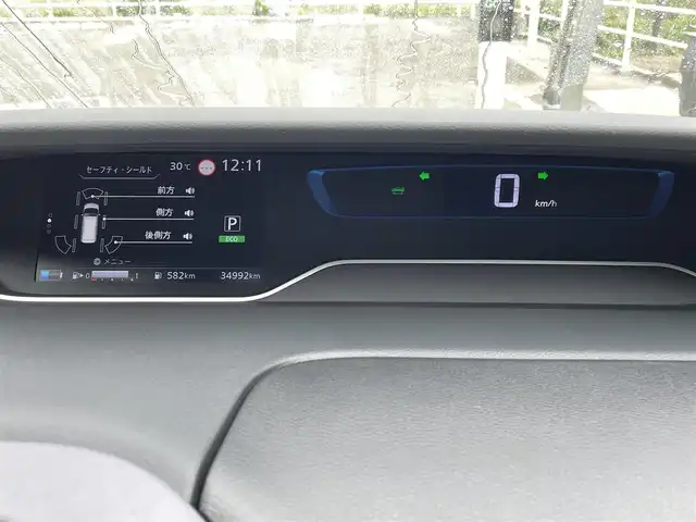 日産 セレナ e－パワー ハイウェイスター V 佐賀県 2022(令4)年 3.5万km ダイヤモンドブラック 純正9インチSDナビゲーション/・フルセグTV/CD/DVD/SD/Bluetooth/フリップダウンモニター/アラウンドビューモニター/前方ドライブレコーダー/ビルトインETC/デジタルインナーミラー/両側パワースライドドア/電子パーキングブレーキ/・AUTO HOLD機能/後席エアコン/キャプテンシート/後席サンシェード/ISOFIX対応/革巻きステアリング/ステアリングリモコン/純正16インチアルミホイール/純正LEDヘッドライト/純正LEDフォグランプ/純正フロアマット/新車保証書/取扱説明書/スペアキー１本/360°セーフティアシスト/・インテリジェントクルーズコントロール/・レーンディパーチャーワーニング/・ブラインドスポットインフォメーション/・エマージェンシーブレーキ/・標識表示機能/・クリアランスソナー/・ふらつき警報