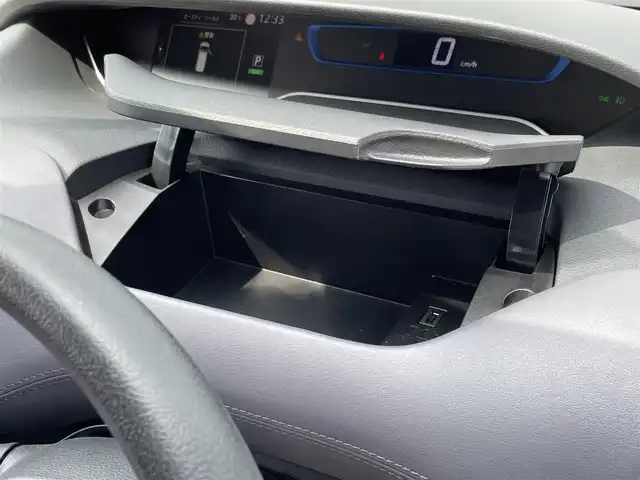 日産 セレナ e－パワー ハイウェイスター V 佐賀県 2022(令4)年 3.5万km ダイヤモンドブラック 純正9インチSDナビゲーション/・フルセグTV/CD/DVD/SD/Bluetooth/フリップダウンモニター/アラウンドビューモニター/前方ドライブレコーダー/ビルトインETC/デジタルインナーミラー/両側パワースライドドア/電子パーキングブレーキ/・AUTO HOLD機能/後席エアコン/キャプテンシート/後席サンシェード/ISOFIX対応/革巻きステアリング/ステアリングリモコン/純正16インチアルミホイール/純正LEDヘッドライト/純正LEDフォグランプ/純正フロアマット/新車保証書/取扱説明書/スペアキー１本/360°セーフティアシスト/・インテリジェントクルーズコントロール/・レーンディパーチャーワーニング/・ブラインドスポットインフォメーション/・エマージェンシーブレーキ/・標識表示機能/・クリアランスソナー/・ふらつき警報