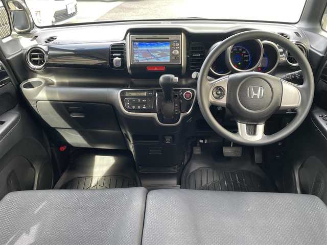 ホンダ Ｎ ＢＯＸ ＋ カスタム G 静岡県 2013(平25)年 8万km ポリッシュドメタルメタリック リヤスロープ/純正ナビ/CD/SD/USB/バックカメラ/左後パワースライドドア/右後イージークローザー/ETC/HIDヘッドライト/バックソナー/ステアリングスイッチ/スマートキー×2/保証書/取扱説明書/ナビ取扱説明書/R6点検記録簿有