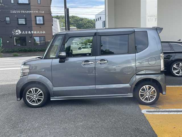 ホンダ Ｎ ＢＯＸ ＋ カスタム G 静岡県 2013(平25)年 8万km ポリッシュドメタルメタリック リヤスロープ/純正ナビ/CD/SD/USB/バックカメラ/左後パワースライドドア/右後イージークローザー/ETC/HIDヘッドライト/バックソナー/ステアリングスイッチ/スマートキー×2/保証書/取扱説明書/ナビ取扱説明書/R6点検記録簿有