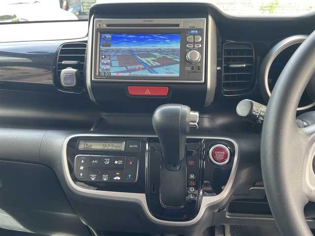 ホンダ Ｎ ＢＯＸ ＋ カスタム G 静岡県 2013(平25)年 8万km ポリッシュドメタルメタリック リヤスロープ/純正ナビ/CD/SD/USB/バックカメラ/左後パワースライドドア/右後イージークローザー/ETC/HIDヘッドライト/バックソナー/ステアリングスイッチ/スマートキー×2/保証書/取扱説明書/ナビ取扱説明書/R6点検記録簿有