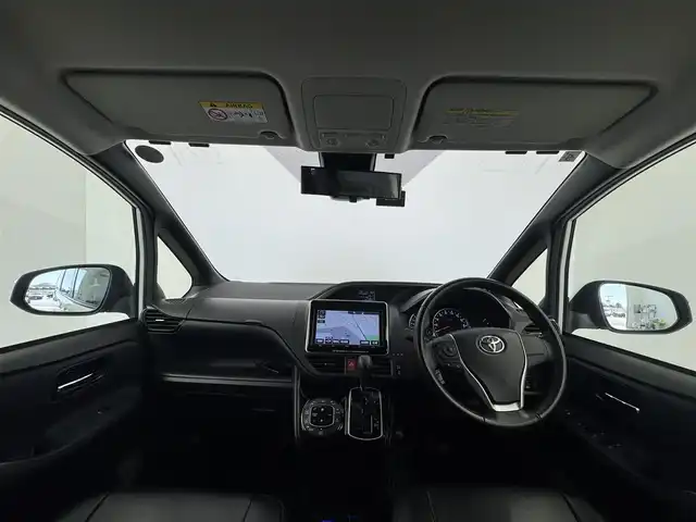 トヨタ ヴォクシー ZS 煌Ⅱ 愛知県 2017(平29)年 4.4万km ホワイトパールクリスタルシャイン 純正ナビ/（フルセグ／ＢＴ／ＣＤ／ＤＶＤ）/バックモニター/衝突被害軽減システム　/12.1インチ後席モニター/両側パワースライドドア/オートマチックハイビーム/ドライブレコーダー/ＵＳＢ入力端子/オートライト/ＥＴＣ/純正ＡＷ