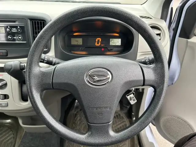 ダイハツ ミラ イース Lf SA 道南・函館 2016(平28)年 4.4万km スカイブルー 衝突軽減ブレーキ/夏冬タイヤ/社外エンジンスターター/横滑り防止装置/純正フロアマット/アイドリングストップ/純正オーディオ（ＣＤ・ＡＵＸ）/保証書・記録簿/取扱説明書