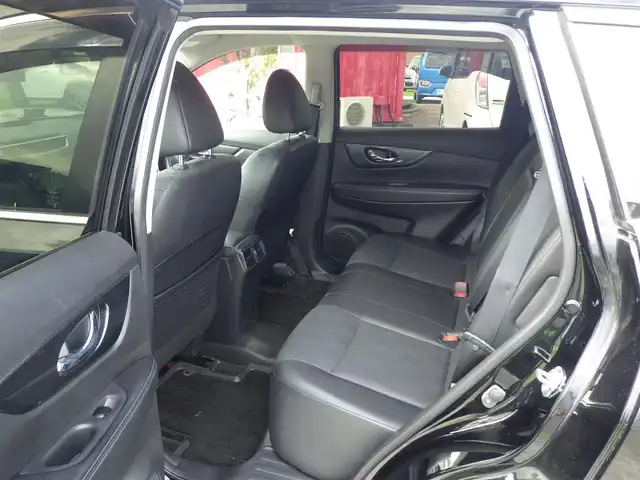 日産 エクストレイル ハイブリッド 20X エマージェンシーブレーキ 千葉県 2015(平27)年 5万km ダイヤモンドブラック 純正SDナビ/地デジTV/【DVD/CD再生機能　Bluetooth接続】/アラウンドビューモニター/ドライブレコーダー/前席シートヒーター/革巻きステアリング/ETC/LEDヘッドライト/フォグライト/ウインカーミラー/コーナーセンサー/社外17インチアルミホイル/インテリジェントキー