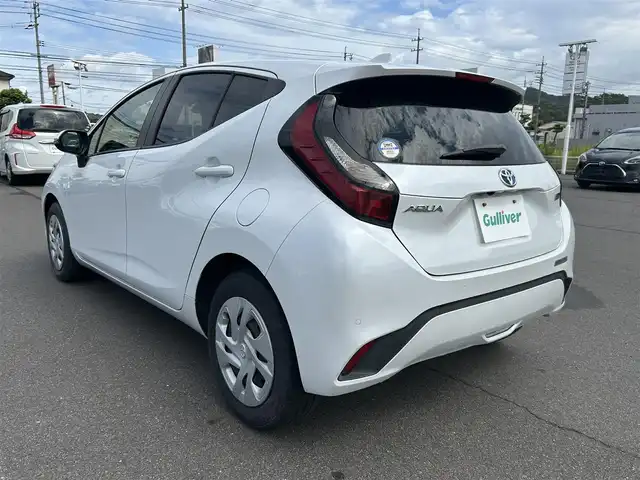 トヨタ アクア G 岡山県 2022(令4)年 1.6万km プラチナホワイトパールマイカ 登録時走行距離15996km/純正8インチディスプレイオーディオ/(AM.FM.BT)/バックカメラ/ビルトインETC/トヨタセーフティセンス/クリアランスソナー/衝突軽減ブレーキ/レーダークルーズコントロール/純正LEDヘッドライト/レーンキープアシスト/オートライト/オートマチックハイビーム/アイドリングストップ/純正フロアマット/1500Wコンセント/USB充電/スマートキー/プッシュスタート