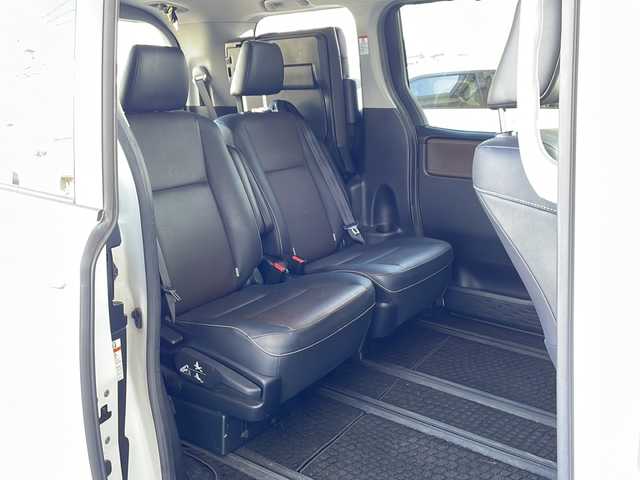 トヨタ エスクァイア Gi 神奈川県 2015(平27)年 2.6万km ホワイトパールクリスタルシャイン ワンオーナー/TRDエアロ/純正ディーラーナビ(CD/SD/BT/フルセグTV)/バックカメラ/純正フリップダウンモニター/両側パワースライドドア/クルーズコントロール/アイドリングストップ/オートハイビーム/レザーシート/D/N席シートヒーター/ビルトインETC/前方ドライブレコーダー/オートミラー/オートライト/純正フロアマット/ISOFIX/スペアキー×1/保証書/取扱説明書