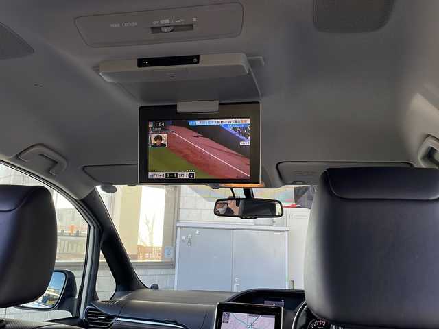 トヨタ エスクァイア Gi 神奈川県 2015(平27)年 2.6万km ホワイトパールクリスタルシャイン ワンオーナー/TRDエアロ/純正ディーラーナビ(CD/SD/BT/フルセグTV)/バックカメラ/純正フリップダウンモニター/両側パワースライドドア/クルーズコントロール/アイドリングストップ/オートハイビーム/レザーシート/D/N席シートヒーター/ビルトインETC/前方ドライブレコーダー/オートミラー/オートライト/純正フロアマット/ISOFIX/スペアキー×1/保証書/取扱説明書