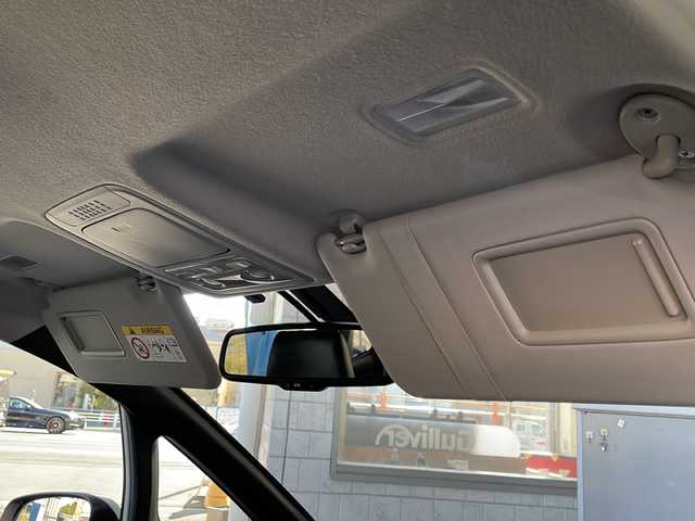 トヨタ エスクァイア Gi 神奈川県 2015(平27)年 2.6万km ホワイトパールクリスタルシャイン ワンオーナー/TRDエアロ/純正ディーラーナビ(CD/SD/BT/フルセグTV)/バックカメラ/純正フリップダウンモニター/両側パワースライドドア/クルーズコントロール/アイドリングストップ/オートハイビーム/レザーシート/D/N席シートヒーター/ビルトインETC/前方ドライブレコーダー/オートミラー/オートライト/純正フロアマット/ISOFIX/スペアキー×1/保証書/取扱説明書