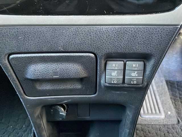 トヨタ エスクァイア Gi 神奈川県 2015(平27)年 2.6万km ホワイトパールクリスタルシャイン ワンオーナー/TRDエアロ/純正ディーラーナビ(CD/SD/BT/フルセグTV)/バックカメラ/純正フリップダウンモニター/両側パワースライドドア/クルーズコントロール/アイドリングストップ/オートハイビーム/レザーシート/D/N席シートヒーター/ビルトインETC/前方ドライブレコーダー/オートミラー/オートライト/純正フロアマット/ISOFIX/スペアキー×1/保証書/取扱説明書