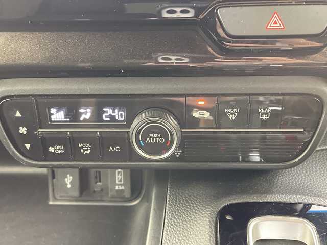 ホンダ Ｎ ＢＯＸ カスタム G L ホンダセンシング 岐阜県 2018(平30)年 5.2万km クリスタルブラックパール ホンダセンシング/・衝突軽減ブレーキ/・アダプティブクルーズコントロール/・車線維持支援システム/・オートハイビーム/・誤発信抑制機能/・誤方誤発進抑制機能/・歩行者事故低減ステアリング/・路外逸脱抑制機能/・先行者発進お知らせ機能/・標識認識機能/コーナーセンサー/純正8インチSDナビ/フルセグ/BT/USB/DVD/バックカメラ/ビルトインETC/純正ドライブレコーダー/片側パワースライドドア/LEDヘッドライト/オートライト/純正14インチAW/サイドバイザー/純正フロアマット/スタッドレスタイヤあり