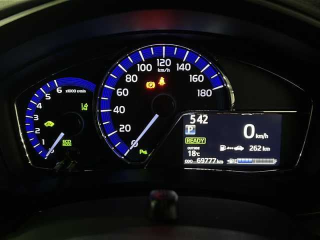 トヨタ カローラ フィールダー ハイブリッドG ダブルバイビー 京都府 2018(平30)年 7万km ホワイトパールクリスタルシャイン