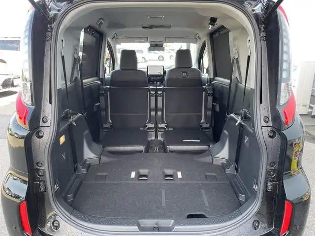 トヨタ シエンタ ハイブリッド Z 佐賀県 2024(令6)年 1.5万km ブラック 純正10.5インチディスプレイオーディオ（ナビ機能付)/・フルセグTV/AM/FM/USB/Bluetooth/パノラミックビューモニター/前後ドライブレコーダー(ディスプレイ内)/ビルトインETC2.0/両側パワースライドドア/後席サンシェード/ISOFIX対応/革巻きステアリング/ステアリングリモコン/純正15インチアルミホイール/純正LEDヘッドライト/・オートマチックハイビーム/純正ドアバイザ―/新車保証書/取扱説明書/トヨタセーフティセンス/・レーダークルーズコントロール/・レーンディパーチャーアラート/・ブラインドスポットモニター/・プリクラッシュセーフティ/・プロアクティブドライビングアシスト/・前後クリアランスソナー/・リヤクロストラフィックアラート/・パーキングサポートブレーキ/・ロードサインアシスト