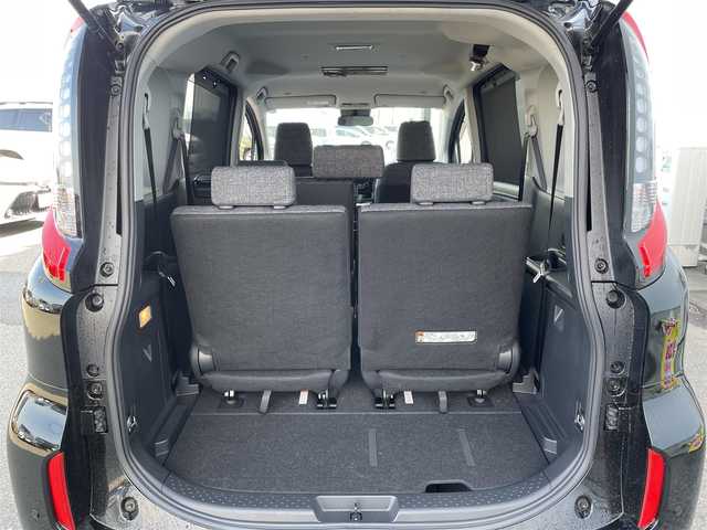 トヨタ シエンタ ハイブリッド Z 佐賀県 2024(令6)年 1.5万km ブラック 純正10.5インチディスプレイオーディオ（ナビ機能付)/・フルセグTV/AM/FM/USB/Bluetooth/パノラミックビューモニター/前後ドライブレコーダー(ディスプレイ内)/ビルトインETC2.0/両側パワースライドドア/後席サンシェード/ISOFIX対応/革巻きステアリング/ステアリングリモコン/純正15インチアルミホイール/純正LEDヘッドライト/・オートマチックハイビーム/純正ドアバイザ―/新車保証書/取扱説明書/トヨタセーフティセンス/・レーダークルーズコントロール/・レーンディパーチャーアラート/・ブラインドスポットモニター/・プリクラッシュセーフティ/・プロアクティブドライビングアシスト/・前後クリアランスソナー/・リヤクロストラフィックアラート/・パーキングサポートブレーキ/・ロードサインアシスト