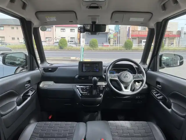 三菱 デリカミニ T プレミアム 三重県 2024(令6)年 0.4万km ベージュⅡ ♪走行3120km/♪車検 令和9年7月3日迄/♪4WD/ターボ/e-Assist/・衝突被害軽減ブレーキシステム/・車線逸脱警報システム/・車線逸脱防止支援機能/・ふらつき警報/・標識認識システム/・先行車発進通知/・オートマチックハイビーム/MI-PILOT/コーナーセンサー/オートブレーキホールド/スマートキー×2/プッシュスタート/両側パワースライドドア/・左側ハンズフリー機能/ハーフレザーシート/前席シートヒーター/ステアリングヒーター/ディスプレイオーディオ/・DVD再生・USB/・Bluetoothオーディオ/全方位モニター/バックカメラ/デジタルインナーミラー/前後ドライブレコーダー/ヒルディセントコントロール/アイドリングストップ/純正15インチAW/LEDヘッドライト/LEDフォグライト/オートライト/ウィンカーミラー/オートリトラクタブルミラー/ルーフレール/革巻ステアリング/ステアリングスイッチ/パドルシフト/リアドアサンシェード/シートバックテーブル/ヘッドライトレベライザー/プライバシーガラス/フロアマット/ETC/サイド/カーテン/ニーエアバック