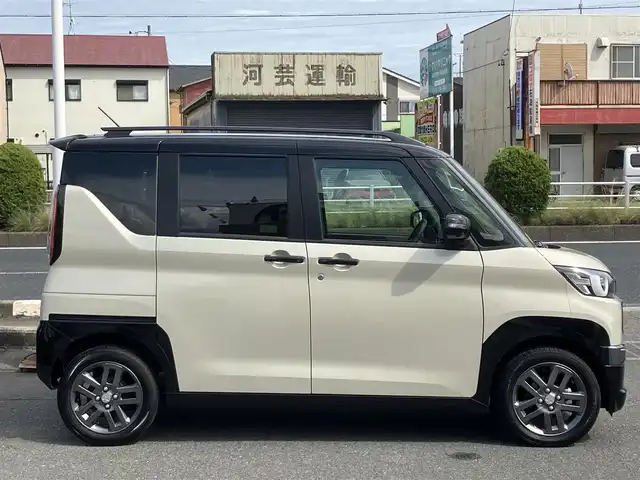 三菱 デリカミニ T プレミアム 三重県 2024(令6)年 0.4万km ベージュⅡ ♪走行3120km/♪車検 令和9年7月3日迄/♪4WD/ターボ/e-Assist/・衝突被害軽減ブレーキシステム/・車線逸脱警報システム/・車線逸脱防止支援機能/・ふらつき警報/・標識認識システム/・先行車発進通知/・オートマチックハイビーム/MI-PILOT/コーナーセンサー/オートブレーキホールド/スマートキー×2/プッシュスタート/両側パワースライドドア/・左側ハンズフリー機能/ハーフレザーシート/前席シートヒーター/ステアリングヒーター/ディスプレイオーディオ/・DVD再生・USB/・Bluetoothオーディオ/全方位モニター/バックカメラ/デジタルインナーミラー/前後ドライブレコーダー/ヒルディセントコントロール/アイドリングストップ/純正15インチAW/LEDヘッドライト/LEDフォグライト/オートライト/ウィンカーミラー/オートリトラクタブルミラー/ルーフレール/革巻ステアリング/ステアリングスイッチ/パドルシフト/リアドアサンシェード/シートバックテーブル/ヘッドライトレベライザー/プライバシーガラス/フロアマット/ETC/サイド/カーテン/ニーエアバック