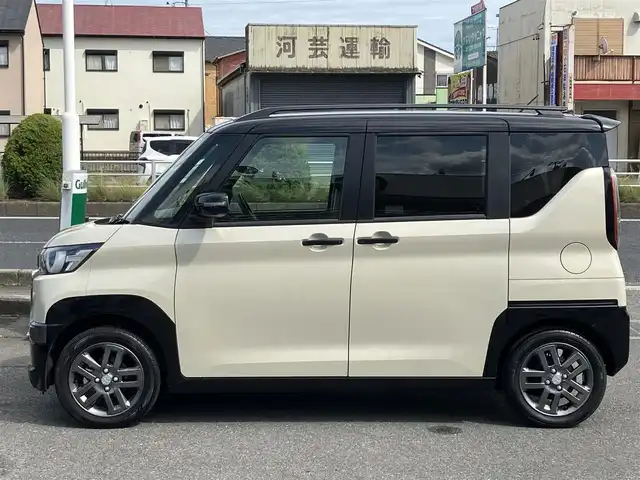 三菱 デリカミニ T プレミアム 三重県 2024(令6)年 0.4万km ベージュⅡ ♪走行3120km/♪車検 令和9年7月3日迄/♪4WD/ターボ/e-Assist/・衝突被害軽減ブレーキシステム/・車線逸脱警報システム/・車線逸脱防止支援機能/・ふらつき警報/・標識認識システム/・先行車発進通知/・オートマチックハイビーム/MI-PILOT/コーナーセンサー/オートブレーキホールド/スマートキー×2/プッシュスタート/両側パワースライドドア/・左側ハンズフリー機能/ハーフレザーシート/前席シートヒーター/ステアリングヒーター/ディスプレイオーディオ/・DVD再生・USB/・Bluetoothオーディオ/全方位モニター/バックカメラ/デジタルインナーミラー/前後ドライブレコーダー/ヒルディセントコントロール/アイドリングストップ/純正15インチAW/LEDヘッドライト/LEDフォグライト/オートライト/ウィンカーミラー/オートリトラクタブルミラー/ルーフレール/革巻ステアリング/ステアリングスイッチ/パドルシフト/リアドアサンシェード/シートバックテーブル/ヘッドライトレベライザー/プライバシーガラス/フロアマット/ETC/サイド/カーテン/ニーエアバック