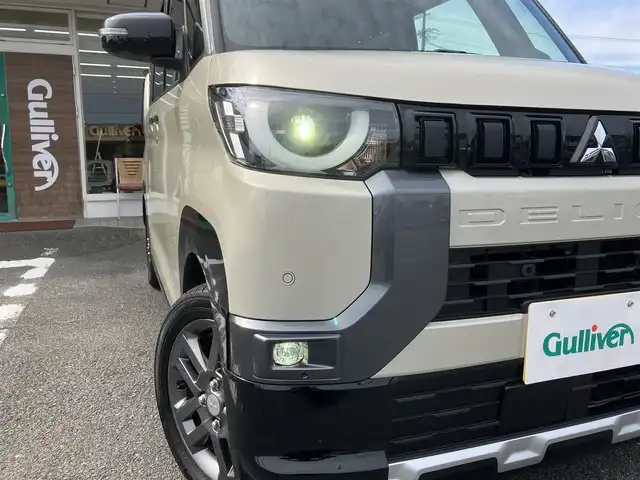 三菱 デリカミニ T プレミアム 三重県 2024(令6)年 0.4万km ベージュⅡ ♪走行3120km/♪車検 令和9年7月3日迄/♪4WD/ターボ/e-Assist/・衝突被害軽減ブレーキシステム/・車線逸脱警報システム/・車線逸脱防止支援機能/・ふらつき警報/・標識認識システム/・先行車発進通知/・オートマチックハイビーム/MI-PILOT/コーナーセンサー/オートブレーキホールド/スマートキー×2/プッシュスタート/両側パワースライドドア/・左側ハンズフリー機能/ハーフレザーシート/前席シートヒーター/ステアリングヒーター/ディスプレイオーディオ/・DVD再生・USB/・Bluetoothオーディオ/全方位モニター/バックカメラ/デジタルインナーミラー/前後ドライブレコーダー/ヒルディセントコントロール/アイドリングストップ/純正15インチAW/LEDヘッドライト/LEDフォグライト/オートライト/ウィンカーミラー/オートリトラクタブルミラー/ルーフレール/革巻ステアリング/ステアリングスイッチ/パドルシフト/リアドアサンシェード/シートバックテーブル/ヘッドライトレベライザー/プライバシーガラス/フロアマット/ETC/サイド/カーテン/ニーエアバック