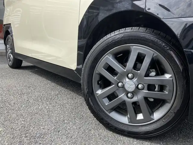 三菱 デリカミニ T プレミアム 三重県 2024(令6)年 0.4万km ベージュⅡ ♪走行3120km/♪車検 令和9年7月3日迄/♪4WD/ターボ/e-Assist/・衝突被害軽減ブレーキシステム/・車線逸脱警報システム/・車線逸脱防止支援機能/・ふらつき警報/・標識認識システム/・先行車発進通知/・オートマチックハイビーム/MI-PILOT/コーナーセンサー/オートブレーキホールド/スマートキー×2/プッシュスタート/両側パワースライドドア/・左側ハンズフリー機能/ハーフレザーシート/前席シートヒーター/ステアリングヒーター/ディスプレイオーディオ/・DVD再生・USB/・Bluetoothオーディオ/全方位モニター/バックカメラ/デジタルインナーミラー/前後ドライブレコーダー/ヒルディセントコントロール/アイドリングストップ/純正15インチAW/LEDヘッドライト/LEDフォグライト/オートライト/ウィンカーミラー/オートリトラクタブルミラー/ルーフレール/革巻ステアリング/ステアリングスイッチ/パドルシフト/リアドアサンシェード/シートバックテーブル/ヘッドライトレベライザー/プライバシーガラス/フロアマット/ETC/サイド/カーテン/ニーエアバック
