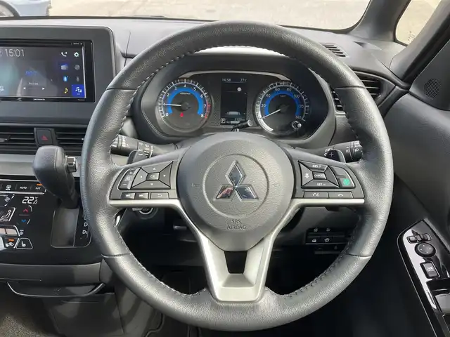 三菱 デリカミニ T プレミアム 三重県 2024(令6)年 0.4万km ベージュⅡ ♪走行3120km/♪車検 令和9年7月3日迄/♪4WD/ターボ/e-Assist/・衝突被害軽減ブレーキシステム/・車線逸脱警報システム/・車線逸脱防止支援機能/・ふらつき警報/・標識認識システム/・先行車発進通知/・オートマチックハイビーム/MI-PILOT/コーナーセンサー/オートブレーキホールド/スマートキー×2/プッシュスタート/両側パワースライドドア/・左側ハンズフリー機能/ハーフレザーシート/前席シートヒーター/ステアリングヒーター/ディスプレイオーディオ/・DVD再生・USB/・Bluetoothオーディオ/全方位モニター/バックカメラ/デジタルインナーミラー/前後ドライブレコーダー/ヒルディセントコントロール/アイドリングストップ/純正15インチAW/LEDヘッドライト/LEDフォグライト/オートライト/ウィンカーミラー/オートリトラクタブルミラー/ルーフレール/革巻ステアリング/ステアリングスイッチ/パドルシフト/リアドアサンシェード/シートバックテーブル/ヘッドライトレベライザー/プライバシーガラス/フロアマット/ETC/サイド/カーテン/ニーエアバック
