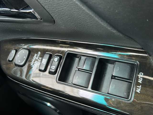 トヨタ ヴェルファイア 2．4Z ゴールデンアイズⅡ 埼玉県 2014(平26)年 15万km ブラック (株)IDOMが運営する【じしゃロン熊谷店】の自社ローン専用車両になりますこちらは現金またはオートローンご利用時の価格です。自社ローンご希望の方は別途その旨お申付け下さい/アルパイン9型SDナビ　EX009V/（CD/DVD/DTV/Bluetooth/SD/USB）/アルパイン10.2型フリップダウンモニター　TMX-R3000/サンルーフ/バックカメラ/ハーフレザーシート/レザー調シートカバー/前後ドライブレコーダー/前席シートヒーター/クルーズコントロール/両側パワースライドドア/ステアリングスイッチ/ビルトインETC/HIDヘッドライト/純正フロアマット/純正18インチAW/スマートキー