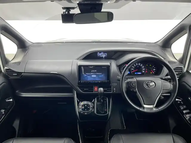 トヨタ ヴォクシー ZS 煌Ⅱ 愛知県 2020(令2)年 4.5万km ホワイトパールクリスタルシャイン アルパイン９型ナビ　フルセグＴＶ　ＨＤＭＩ　アルパイン後席モニター　バックカメラ　両側パワースライドドア　前後ドラレコ　セーフティセンス　衝突軽減　クルコン　ＬＥＤオートライト　フォグ　ＥＴＣ　禁煙車