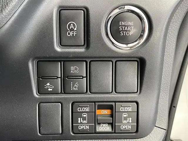 トヨタ ヴォクシー ZS 煌Ⅱ 愛知県 2020(令2)年 4.5万km ホワイトパールクリスタルシャイン アルパイン９型ナビ　フルセグＴＶ　ＨＤＭＩ　アルパイン後席モニター　バックカメラ　両側パワースライドドア　前後ドラレコ　セーフティセンス　衝突軽減　クルコン　ＬＥＤオートライト　フォグ　ＥＴＣ　禁煙車