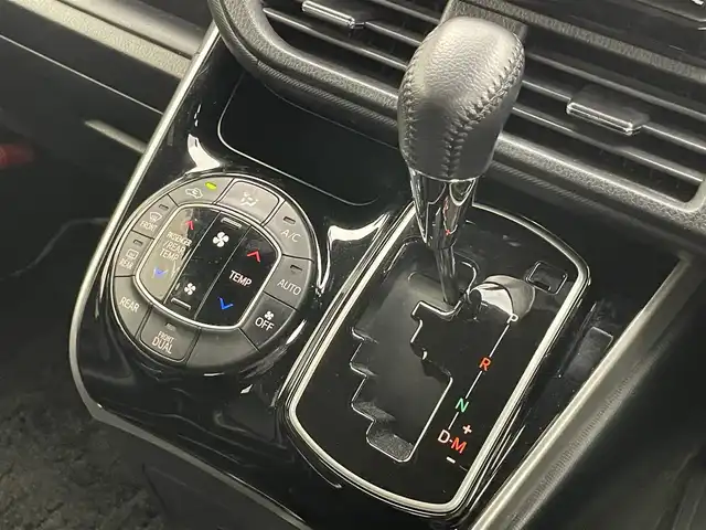 トヨタ ヴォクシー ZS 煌Ⅱ 愛知県 2020(令2)年 4.5万km ホワイトパールクリスタルシャイン アルパイン９型ナビ　フルセグＴＶ　ＨＤＭＩ　アルパイン後席モニター　バックカメラ　両側パワースライドドア　前後ドラレコ　セーフティセンス　衝突軽減　クルコン　ＬＥＤオートライト　フォグ　ＥＴＣ　禁煙車