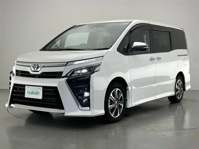 トヨタ ヴォクシー ZS 煌Ⅱ 愛知県 2020(令2)年 4.5万km ホワイトパールクリスタルシャイン アルパイン９型ナビ　フルセグＴＶ　ＨＤＭＩ　アルパイン後席モニター　バックカメラ　両側パワースライドドア　前後ドラレコ　セーフティセンス　衝突軽減　クルコン　ＬＥＤオートライト　フォグ　ＥＴＣ　禁煙車