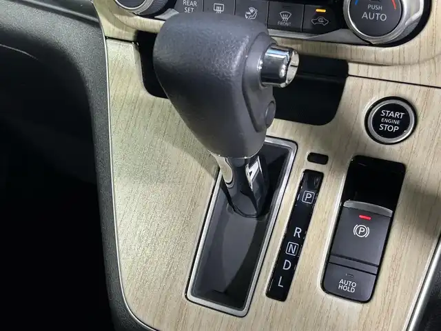 日産 セレナ ハイウェイスター V 大阪府 2021(令3)年 2.1万km ダークメタルグレー/ダイヤモンドブラック ProPILOT 純正ナビ(フルセグ/DVD再生/Bluetooth) 360カメラ 後席モニター デジタルインナーミラー 衝突軽減 レーダークルコン BSM クリアランスソナー ドラレコ