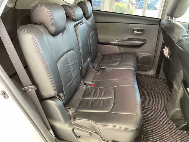 トヨタ プリウス α S 埼玉県 2012(平24)年 7.3万km ホワイトパールクリスタルシャイン モデリスタエアロ　/ガナドールマフラー　/ナビ/　　CD/DVD/BT/フルセグ　/バックカメラ　/クルーズコントロール　/HIDオートライト　/純正16インチアルミホイール　/ETC