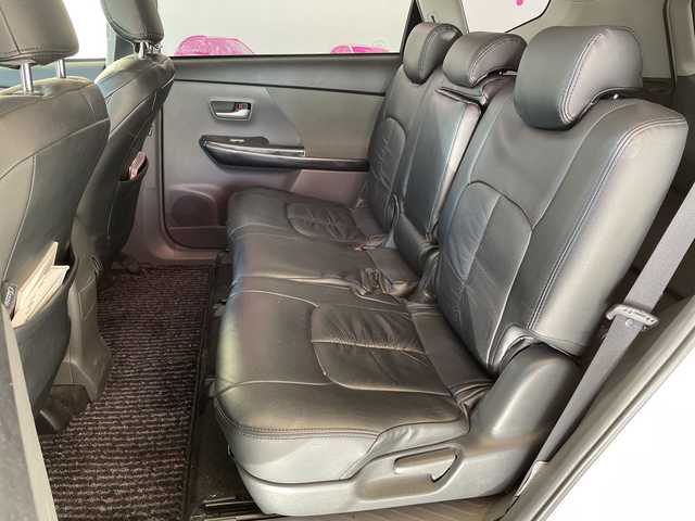 トヨタ プリウス α S 埼玉県 2012(平24)年 7.3万km ホワイトパールクリスタルシャイン モデリスタエアロ　/ガナドールマフラー　/ナビ/　　CD/DVD/BT/フルセグ　/バックカメラ　/クルーズコントロール　/HIDオートライト　/純正16インチアルミホイール　/ETC