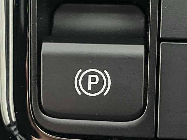 トヨタ アルファード Z 神奈川県 2024(令6)年 1.1万km プラチナホワイトパールマイカ トヨタセーフティセンス/純正14型ディスプレイオーディオ/・ナビ/フルセグTV/BT/USB/MiraCast/パノラミックビューモニター/左右独立ムーンルーフ/デジタルインナーミラー/置くだけ充電/レザー調シート/パワーシート(D/N/二列)/メモリシート(D)/シートヒーター(D/N/二列)/ベンチレーション(D/N/二列)/MTモード/ブラインドスポットモニター/電動サイドブレーキ/オートブレーキホールド/パワーバックドア/三眼LEDヘッドライト/前後ドライブレコーダー/ビルトインETC2.0/電動サンシェード/オットマン/二列目タイプC/ウッドコンビステアリング/ステアリングスイッチ/Autoライト/ステアリングヒーター/スマートキー/プッシュスタートボタン/フォグランプ/電動格納ミラー/ウィンカーミラー/SOSコール/純正フロアマット/純正18インチアルミホイール