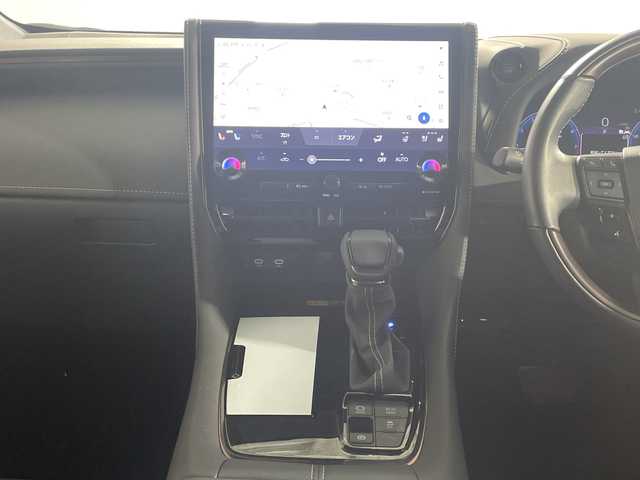 トヨタ アルファード Z 神奈川県 2024(令6)年 1.1万km プラチナホワイトパールマイカ トヨタセーフティセンス/純正14型ディスプレイオーディオ/・ナビ/フルセグTV/BT/USB/MiraCast/パノラミックビューモニター/左右独立ムーンルーフ/デジタルインナーミラー/置くだけ充電/レザー調シート/パワーシート(D/N/二列)/メモリシート(D)/シートヒーター(D/N/二列)/ベンチレーション(D/N/二列)/MTモード/ブラインドスポットモニター/電動サイドブレーキ/オートブレーキホールド/パワーバックドア/三眼LEDヘッドライト/前後ドライブレコーダー/ビルトインETC2.0/電動サンシェード/オットマン/二列目タイプC/ウッドコンビステアリング/ステアリングスイッチ/Autoライト/ステアリングヒーター/スマートキー/プッシュスタートボタン/フォグランプ/電動格納ミラー/ウィンカーミラー/SOSコール/純正フロアマット/純正18インチアルミホイール