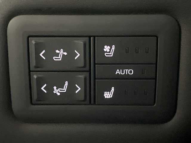 トヨタ アルファード Z 神奈川県 2024(令6)年 1.1万km プラチナホワイトパールマイカ トヨタセーフティセンス/純正14型ディスプレイオーディオ/・ナビ/フルセグTV/BT/USB/MiraCast/パノラミックビューモニター/左右独立ムーンルーフ/デジタルインナーミラー/置くだけ充電/レザー調シート/パワーシート(D/N/二列)/メモリシート(D)/シートヒーター(D/N/二列)/ベンチレーション(D/N/二列)/MTモード/ブラインドスポットモニター/電動サイドブレーキ/オートブレーキホールド/パワーバックドア/三眼LEDヘッドライト/前後ドライブレコーダー/ビルトインETC2.0/電動サンシェード/オットマン/二列目タイプC/ウッドコンビステアリング/ステアリングスイッチ/Autoライト/ステアリングヒーター/スマートキー/プッシュスタートボタン/フォグランプ/電動格納ミラー/ウィンカーミラー/SOSコール/純正フロアマット/純正18インチアルミホイール