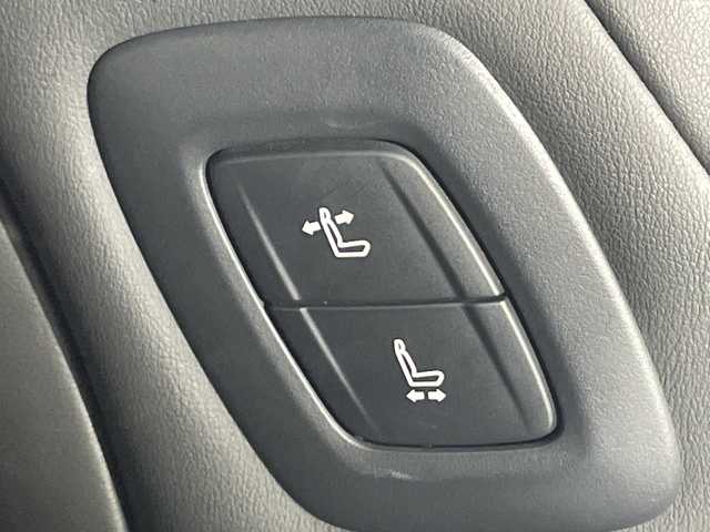 トヨタ アルファード Z 神奈川県 2024(令6)年 1.1万km プラチナホワイトパールマイカ トヨタセーフティセンス/純正14型ディスプレイオーディオ/・ナビ/フルセグTV/BT/USB/MiraCast/パノラミックビューモニター/左右独立ムーンルーフ/デジタルインナーミラー/置くだけ充電/レザー調シート/パワーシート(D/N/二列)/メモリシート(D)/シートヒーター(D/N/二列)/ベンチレーション(D/N/二列)/MTモード/ブラインドスポットモニター/電動サイドブレーキ/オートブレーキホールド/パワーバックドア/三眼LEDヘッドライト/前後ドライブレコーダー/ビルトインETC2.0/電動サンシェード/オットマン/二列目タイプC/ウッドコンビステアリング/ステアリングスイッチ/Autoライト/ステアリングヒーター/スマートキー/プッシュスタートボタン/フォグランプ/電動格納ミラー/ウィンカーミラー/SOSコール/純正フロアマット/純正18インチアルミホイール