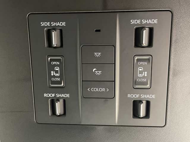 トヨタ アルファード Z 神奈川県 2024(令6)年 1.1万km プラチナホワイトパールマイカ トヨタセーフティセンス/純正14型ディスプレイオーディオ/・ナビ/フルセグTV/BT/USB/MiraCast/パノラミックビューモニター/左右独立ムーンルーフ/デジタルインナーミラー/置くだけ充電/レザー調シート/パワーシート(D/N/二列)/メモリシート(D)/シートヒーター(D/N/二列)/ベンチレーション(D/N/二列)/MTモード/ブラインドスポットモニター/電動サイドブレーキ/オートブレーキホールド/パワーバックドア/三眼LEDヘッドライト/前後ドライブレコーダー/ビルトインETC2.0/電動サンシェード/オットマン/二列目タイプC/ウッドコンビステアリング/ステアリングスイッチ/Autoライト/ステアリングヒーター/スマートキー/プッシュスタートボタン/フォグランプ/電動格納ミラー/ウィンカーミラー/SOSコール/純正フロアマット/純正18インチアルミホイール