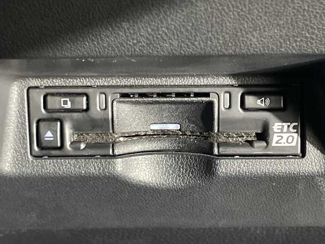 トヨタ アルファード Z 神奈川県 2024(令6)年 1.1万km プラチナホワイトパールマイカ トヨタセーフティセンス/純正14型ディスプレイオーディオ/・ナビ/フルセグTV/BT/USB/MiraCast/パノラミックビューモニター/左右独立ムーンルーフ/デジタルインナーミラー/置くだけ充電/レザー調シート/パワーシート(D/N/二列)/メモリシート(D)/シートヒーター(D/N/二列)/ベンチレーション(D/N/二列)/MTモード/ブラインドスポットモニター/電動サイドブレーキ/オートブレーキホールド/パワーバックドア/三眼LEDヘッドライト/前後ドライブレコーダー/ビルトインETC2.0/電動サンシェード/オットマン/二列目タイプC/ウッドコンビステアリング/ステアリングスイッチ/Autoライト/ステアリングヒーター/スマートキー/プッシュスタートボタン/フォグランプ/電動格納ミラー/ウィンカーミラー/SOSコール/純正フロアマット/純正18インチアルミホイール