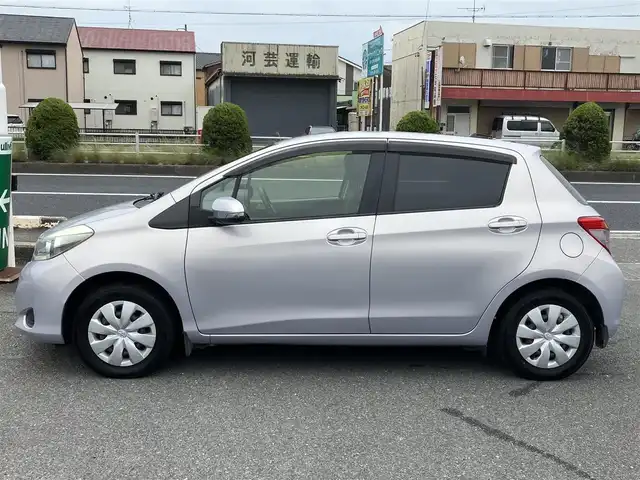 トヨタ ヴィッツ F スマイルエディション 三重県 2012(平24)年 6.5万km ライトパープルマイカ ♪ワンオーナー /♪走行64480km/スマートキー×2/プッシュスタート/純正オーディオ(CD/AUX)/ウィンカーミラー /ヘッドライトレベライザー/プライバシーガラス /フロアマット/ドアバイザー