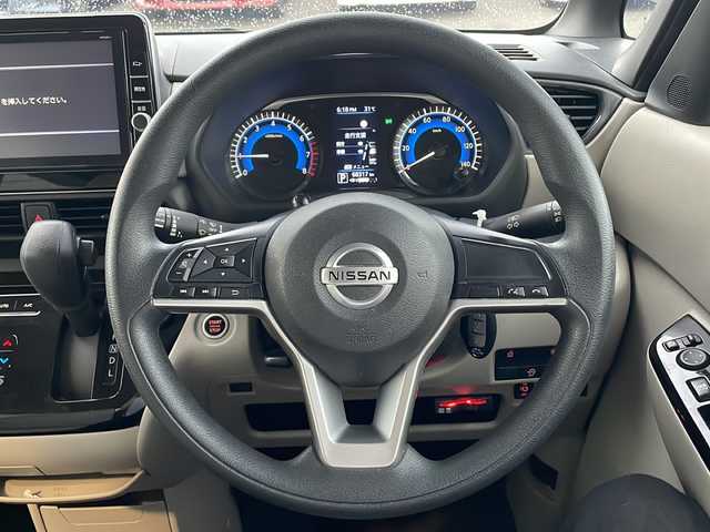 日産 ルークス X 栃木県 2020(令2)年 6.9万km フローズンバニラパール 純正SDナビ　MM320D-L/フルセグ/Bluetooth/CD/DVD/バックビューモニター/アラウンドビューモニター/ナビ連動ドライブレコーダー/ETC/エマージェンシーブレーキ/片側パワースライドドア/ハンズフリースライドドア/ステアリングスイッチ/アイドリンクストップ/ライトレベライザー/電動格納ミラー/純正ドアバイザー/オートライト
