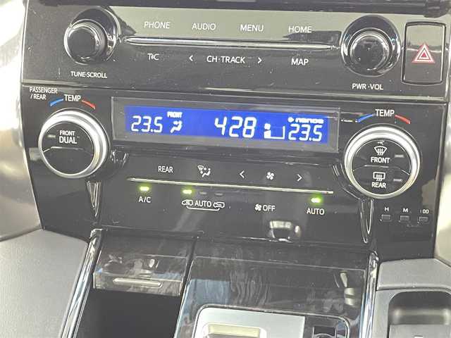 トヨタ アルファード S Cパッケージ 千葉県 2021(令3)年 6万km ブラック 禁煙車/サンルーフ/両側パワースライドドア/モデリスタエアロ/トヨタセーフティーセンス/・プリクラッシュセーフティ/・レーントレーシングアシスト/・パーキングサポートブレーキ/・ロードサインアシスト/・ブラインドスポットモニター/・オートマチックハイビーム/・リヤクロストラフィックアラート/純正10.5インチナビ/・CD/DVD/フルセグTV/Bluetooth/バックカメラ/デジタルインナーミラー/レザーシート/メモリ式パワーシート/シートヒーター/エアシート/オットマン/ステアリングヒーター/電動パーキングブレーキ/オートブレーキホールド/ビルトインETC/パワーバックドア/社外フロアマット/純正18インチアルミホイール/プッシュスタート/スマートキー