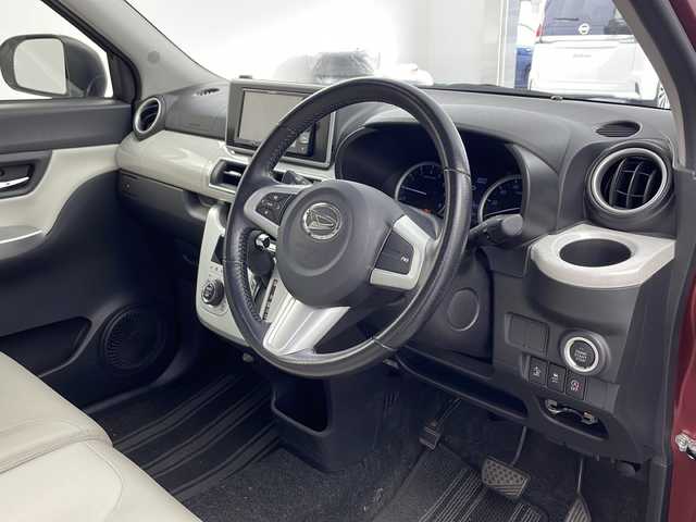 ダイハツ キャスト スタイル GプライムコレSAⅡ 兵庫県 2016(平28)年 3.9万km ファイアークォーツレッドM ・社外ナビ（AVIC-RW300）/TV/CD/DVD/SD/・バックカメラ/・ETC/・スマートアシストII/衝突警報/衝突回避支援ブレーキ機能/車線逸脱警報機能/誤発進抑制制御機能/先行車発進お知らせ機能/・アイドリングストップ/・合成皮革シート/・シートヒーター/・ステアリングスイッチ/・純正15インチアルミホイール/・純正フロアマット/・プッシュスタート/・スマートキー