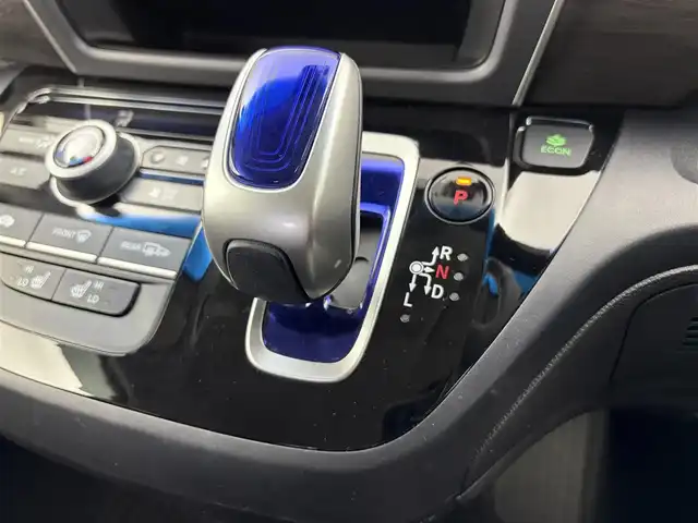 ホンダ フリード ハイブリット EX 愛知県 2019(平31)年 3.4万km ホワイトオーキッドパール 純正ナビ　/バックカメラ　/衝突軽減ブレーキ　/レーダークルーズ　/ワイパーデアイザー　/シートヒーター　/ハーフレザーシート　/ＥＴＣ/ドラレコ　/両側パワースライドドア　/LEDオートライト　/純正アルミホイール/スマートキー