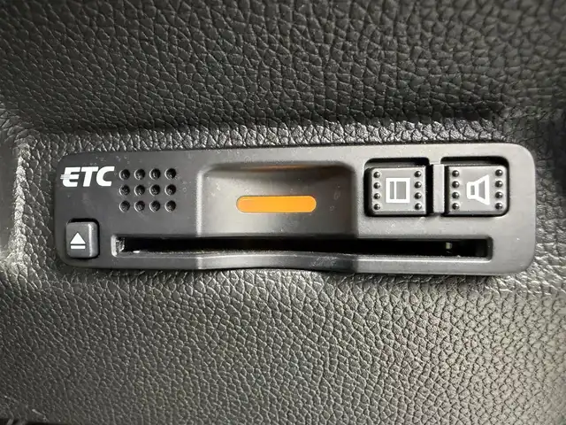 ホンダ フリード ハイブリット EX 愛知県 2019(平31)年 3.4万km ホワイトオーキッドパール 純正ナビ　/バックカメラ　/衝突軽減ブレーキ　/レーダークルーズ　/ワイパーデアイザー　/シートヒーター　/ハーフレザーシート　/ＥＴＣ/ドラレコ　/両側パワースライドドア　/LEDオートライト　/純正アルミホイール/スマートキー