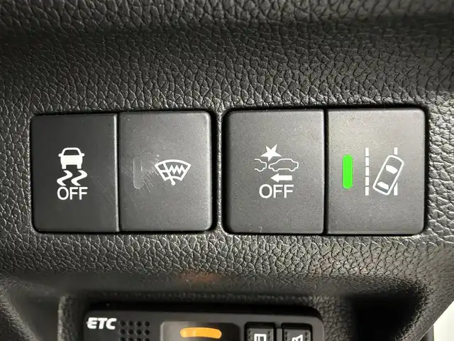 ホンダ フリード ハイブリット EX 愛知県 2019(平31)年 3.4万km ホワイトオーキッドパール 純正ナビ　/バックカメラ　/衝突軽減ブレーキ　/レーダークルーズ　/ワイパーデアイザー　/シートヒーター　/ハーフレザーシート　/ＥＴＣ/ドラレコ　/両側パワースライドドア　/LEDオートライト　/純正アルミホイール/スマートキー