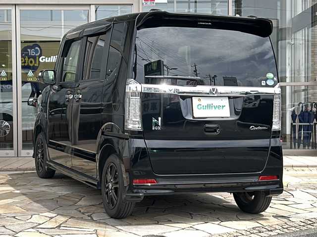 ホンダ Ｎ ＢＯＸ カスタムG SSブラックスタイル 静岡県 2017(平29)年 5.1万km クリスタルブラックパール 純正ナビ　/バックカメラ　/両側パワースライドア　/衝突軽減ブレーキ　/ＥＴＣ　/ドライブレコーダー　/ＨＩＤヘッドライト　/純正１４アルミホイール　/シートヒーター　/スマートキー　/プッシュスタート/横滑り防止装置/アイドリングストップ/Bluetooth/オートライト