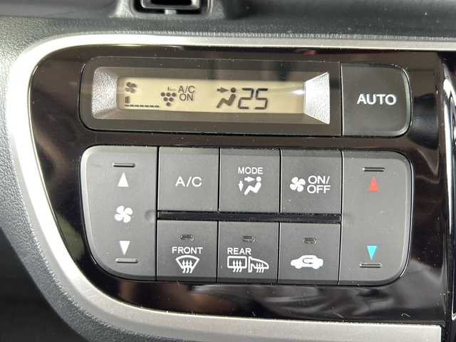 ホンダ Ｎ ＢＯＸ カスタムG SSブラックスタイル 静岡県 2017(平29)年 5.1万km クリスタルブラックパール 純正ナビ　/バックカメラ　/両側パワースライドア　/衝突軽減ブレーキ　/ＥＴＣ　/ドライブレコーダー　/ＨＩＤヘッドライト　/純正１４アルミホイール　/シートヒーター　/スマートキー　/プッシュスタート/横滑り防止装置/アイドリングストップ/Bluetooth/オートライト