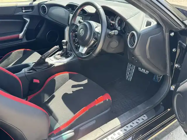 トヨタ ８６ GT 兵庫県 2018(平30)年 4.8万km クリスタルブラックシリカ モデリスタエアロ(F/S/RU)/柿本マフラー/社外車高調/クリスタルアイテールランプ/社外ナビ/バックカメラ/ETC/LEDヘッドライト/スマートキー/プッシュスタート