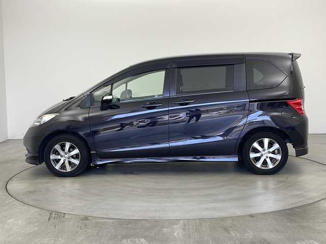 ホンダ フリード Gエアロ 兵庫県 2011(平23)年 9.2万km プレミアムブラキッシュパール ・社外ナビ＆TV＆BT＆DVD＆CD/・バックカメラ/・両側パワースライドドア/・ETC/・スマートキー/・スペアキー/・純正15インチアルミホイール/・フロアマット/・ドアバイザー/・ディスチャージヘッドライト/・オートライト/・電動格納ミラー/・ドアミラーウインカー/・ＥＣＯＮ